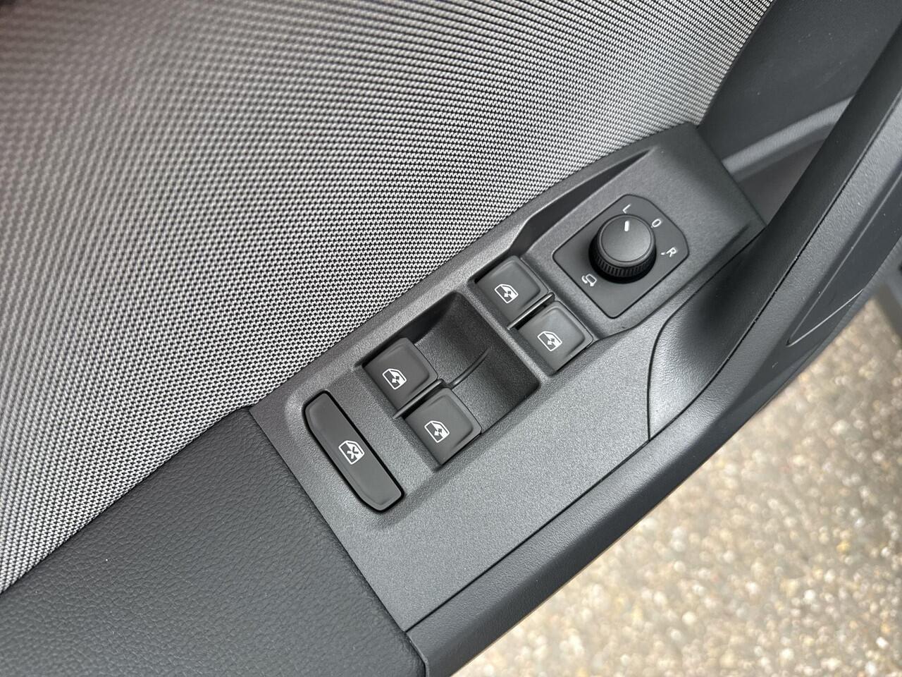 Seat Arona FR Business Connect 1.0 EcoTSI 85 kW / 115 PK SUV 18 Inch | Trekhaak | Apple Carplay | Privatelease 497,-