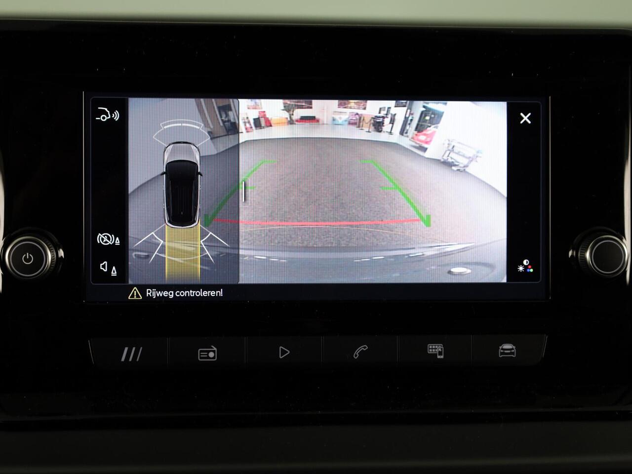 Seat Arona FR Business Connect 1.0 EcoTSI 70 kW / 95 PK SUV 5 | Bucket Seats | 18 inch Velgen 'Performance Machined' | Stoelverwarming | Adaptive Cruise Control | Achteruitrij Camera | Sensoren V+A