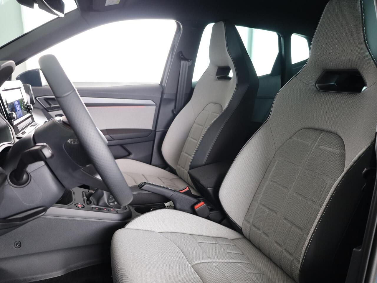 Seat Arona FR Business Connect 1.0 EcoTSI 70 kW / 95 PK SUV 5 | Bucket Seats | 18 inch Velgen 'Performance Machined' | Stoelverwarming | Adaptive Cruise Control | Achteruitrij Camera | Sensoren V+A