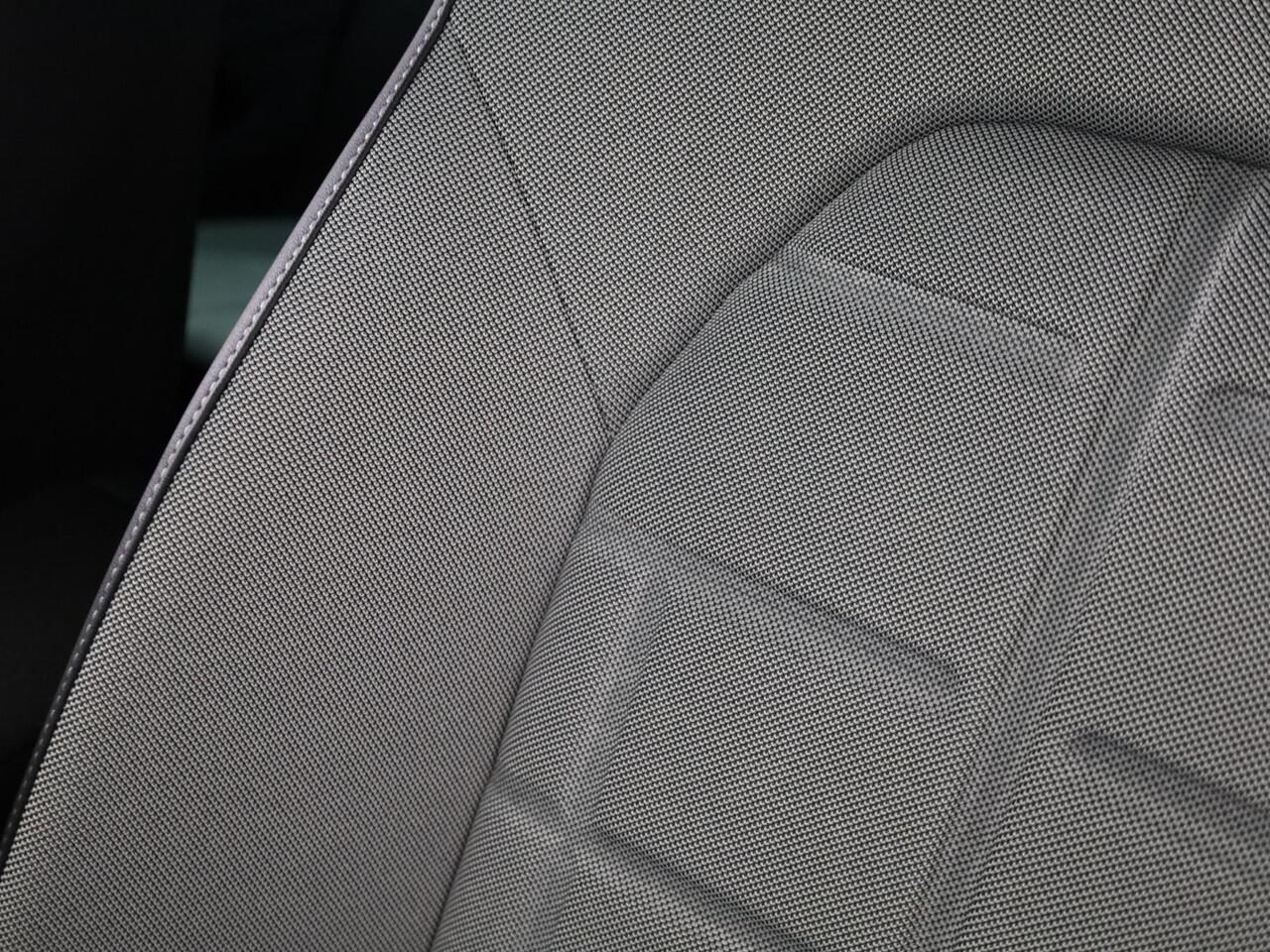 Seat Arona FR Business Connect 1.0 EcoTSI 70 kW / 95 PK SUV 5 | Bucket Seats | 18 inch Velgen 'Performance Machined' | Stoelverwarming | Adaptive Cruise Control | Achteruitrij Camera | Sensoren V+A