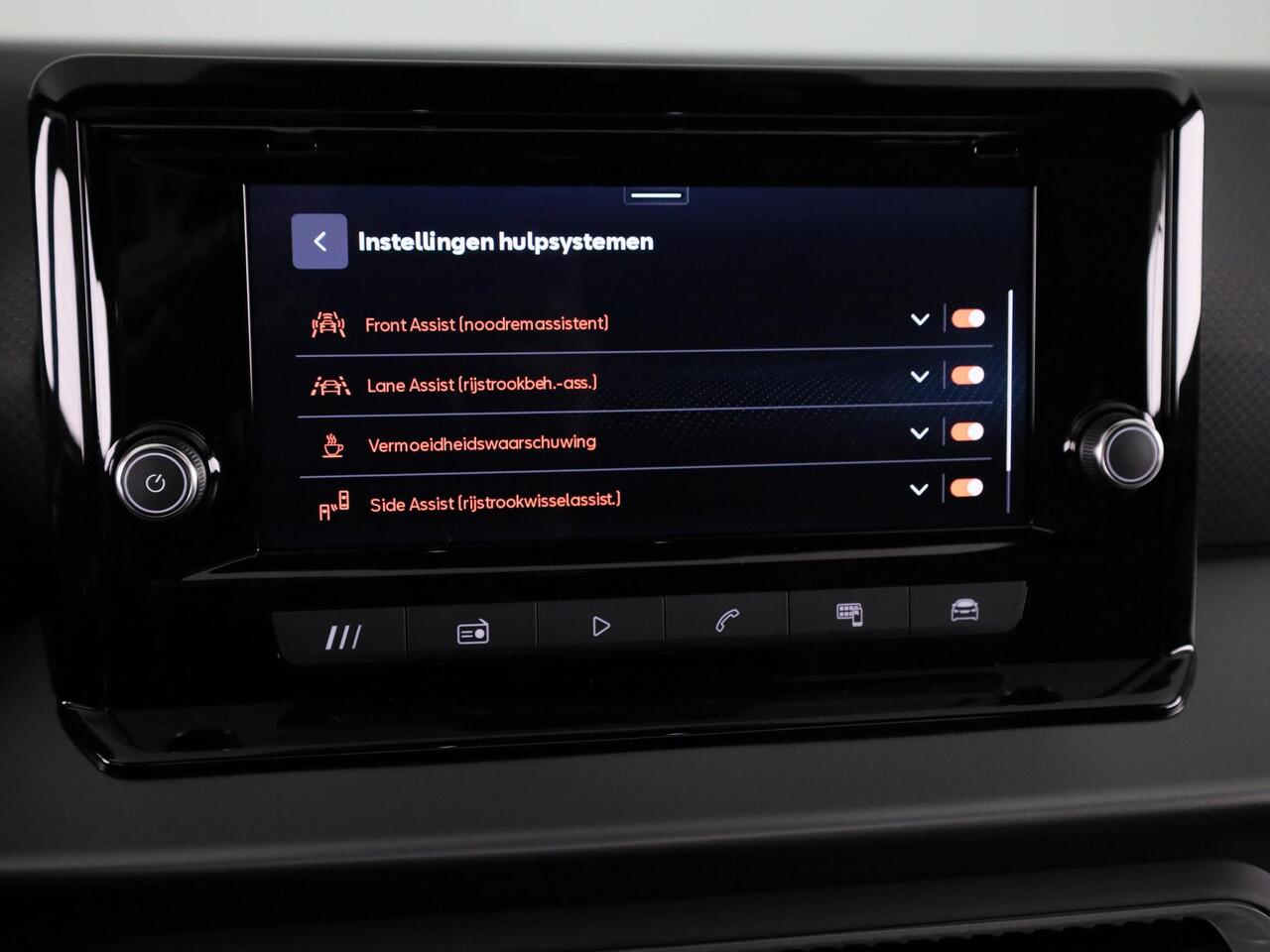 Seat Arona FR Business Connect 1.0 EcoTSI 70 kW / 95 PK SUV 5 | Bucket Seats | 18 inch Velgen 'Performance Machined' | Stoelverwarming | Adaptive Cruise Control | Achteruitrij Camera | Sensoren V+A