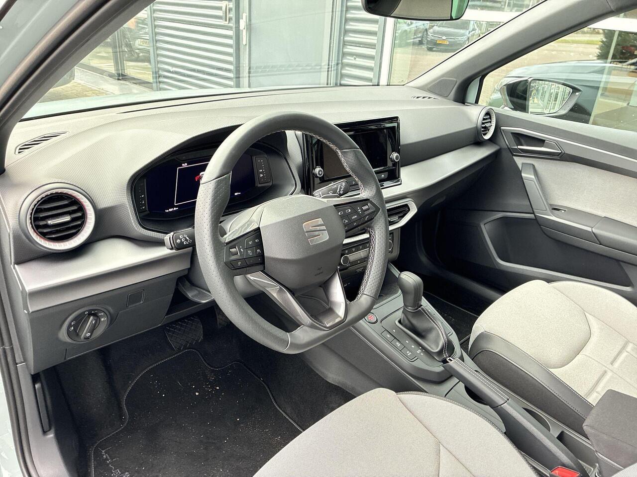 Seat Arona 1.0 EcoTSI FR Business Connect 116PK DSG Automaat l 18" Preformance Machined l Trekhaak afneembaar