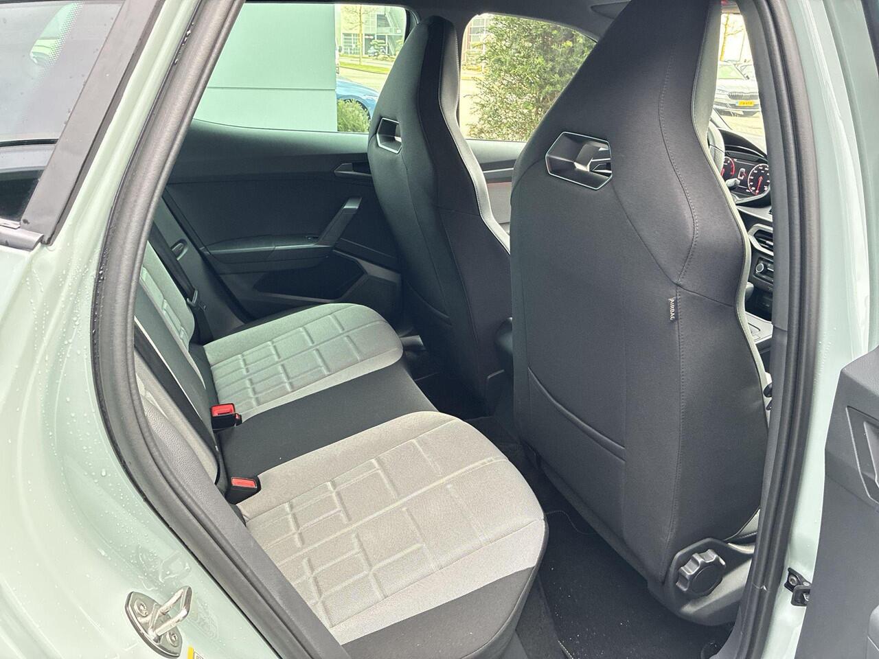 Seat Arona 1.0 EcoTSI FR Business Connect 116PK DSG Automaat l 18" Preformance Machined l Trekhaak afneembaar