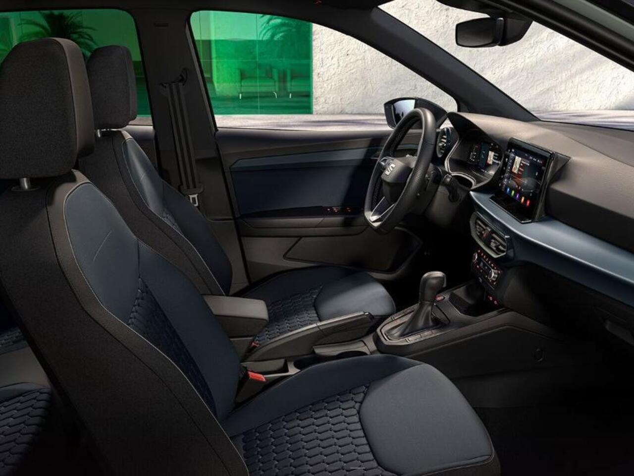 Seat Arona Style 1.0 EcoTSI 70 kW / 95 PK SUV 5 versn. hand. | 'Design Machined' 16 inch | Safe & Driving Pack M | Privatelease 399,- Per maand!