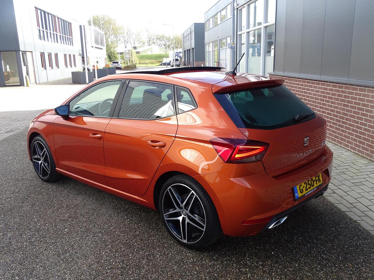 Seat IBIZA 1.0 TSI FR Business Intense FR-UITVOERING | PANORAMADAK | LED PAKKET | NAVIGATIE | VIRTUAL DISPLAY | PARKEERSENSOREN | CRUISE CONTROL | DAB RADIO |