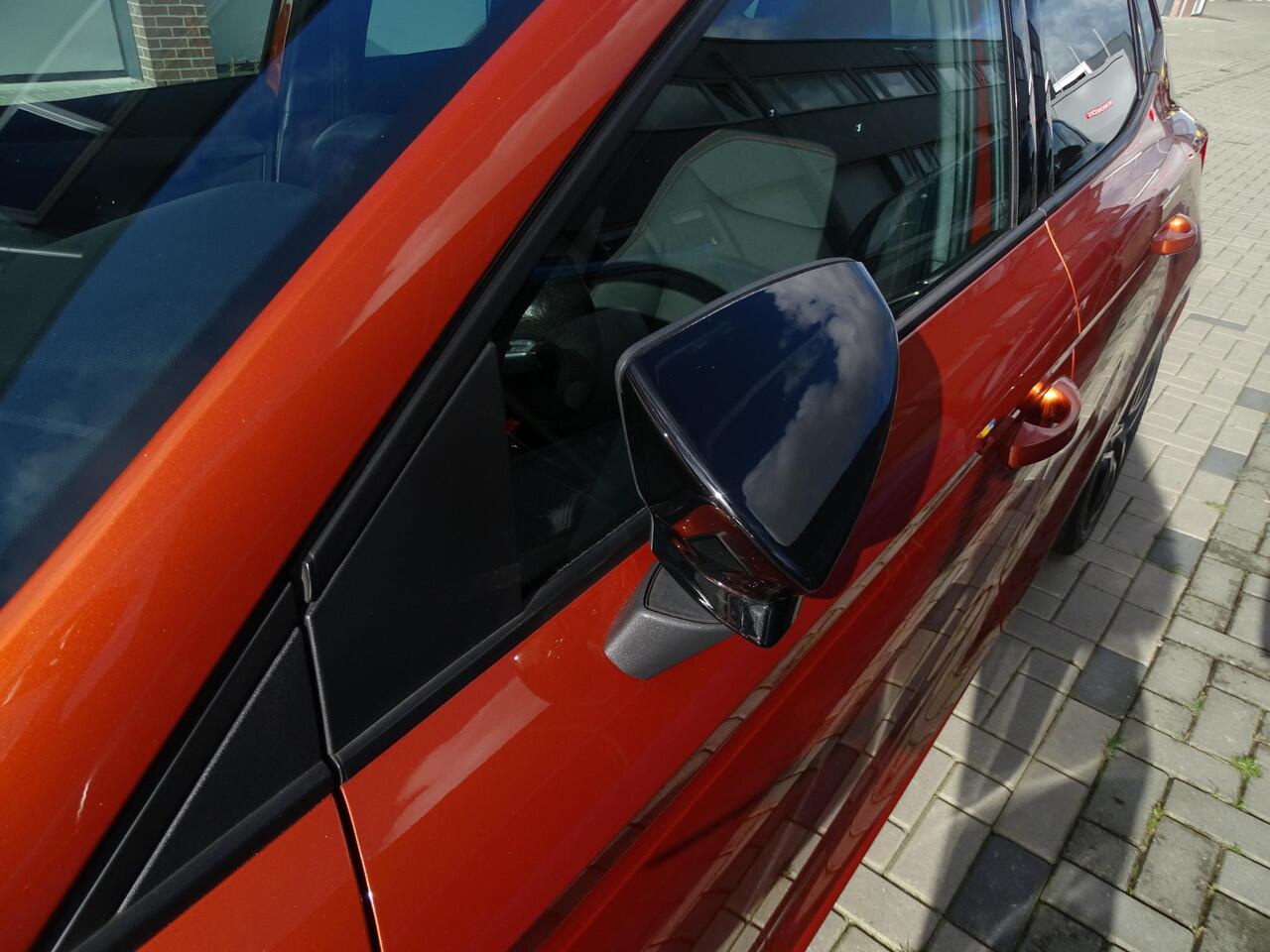 Seat IBIZA 1.0 TSI FR Business Intense FR-UITVOERING | PANORAMADAK | LED PAKKET | NAVIGATIE | VIRTUAL DISPLAY | PARKEERSENSOREN | CRUISE CONTROL | DAB RADIO |