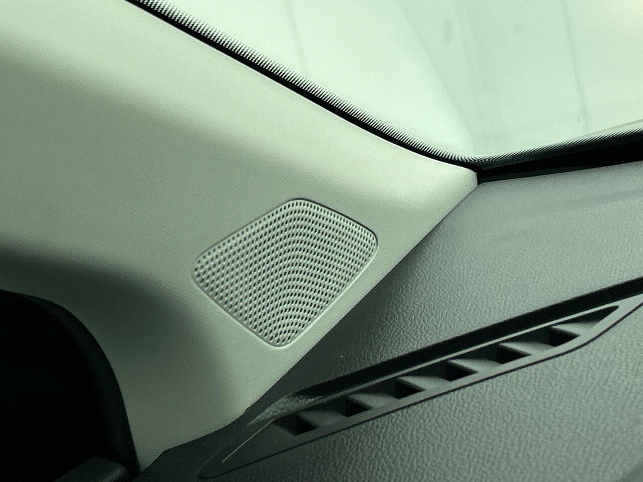 Seat IBIZA 1.0 TSI Style Business Intense Rijklaar incl. 12 mnd Garantie! Airco ECC Navi Carplay Cruise Control PDC Achter + Camera LM Velgen 15" LM Velgen Armsteun