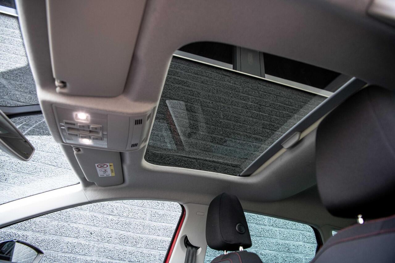 Seat IBIZA 1.0 TSi 95 pk FR Business Intense | Panoramadak | 18" Bi-Color | Afneembare Trekhaak