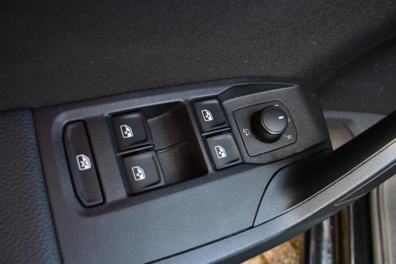 Seat IBIZA 1.0 TSI FR Business Intense Apple Carplay, Achteruitrijcamera, Beats Audio, NL auto