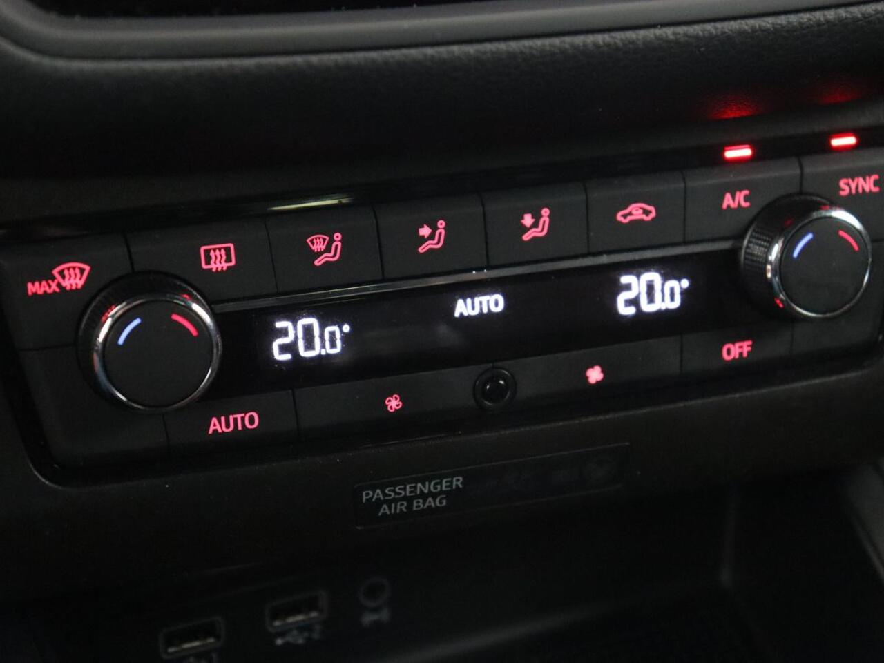 Seat IBIZA 1.0 TSI FR Intense | Trekhaak | Camera | Carplay | Navigatie | Climate control | Parkeerhulp | Cruise control