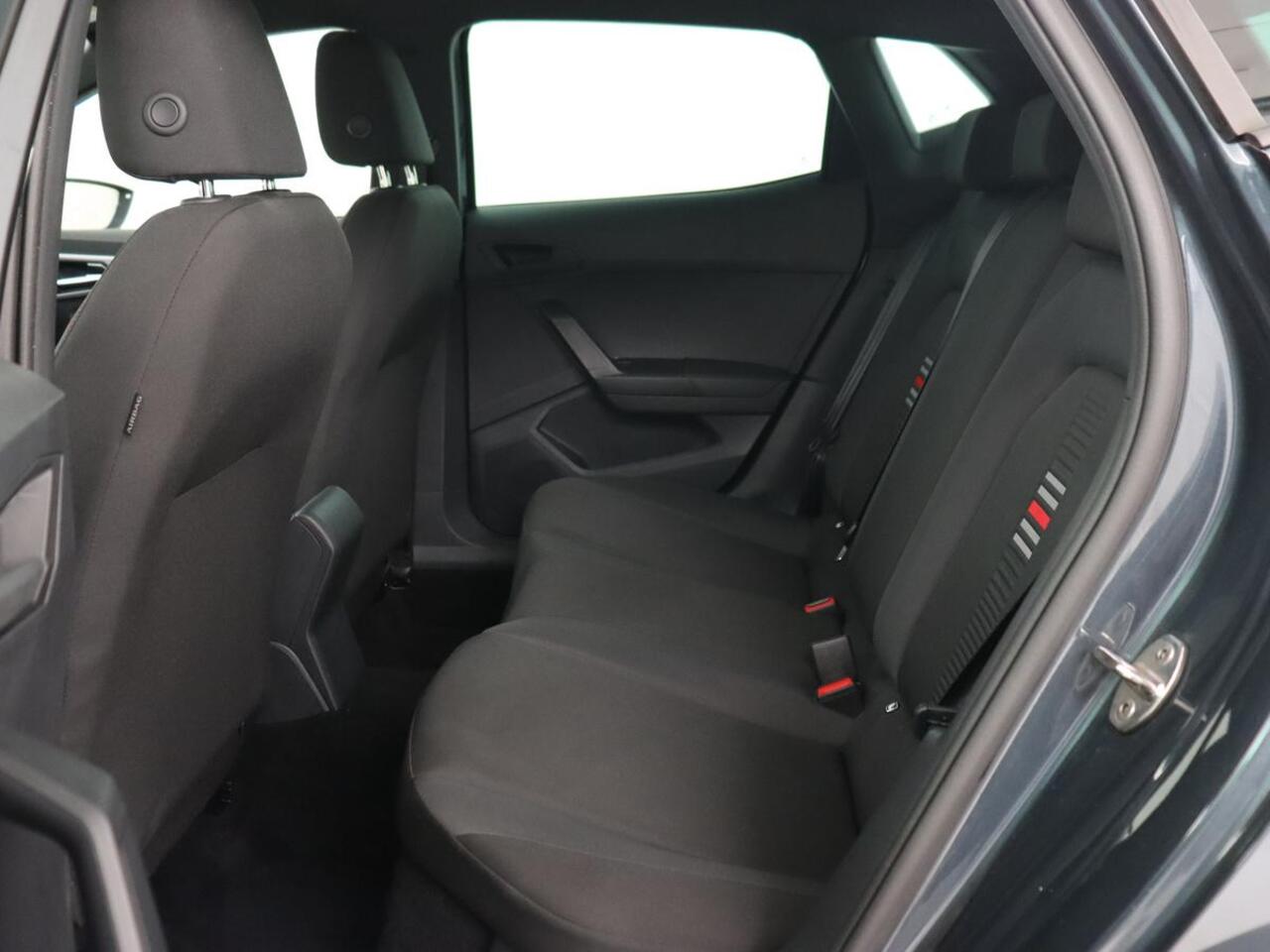 Seat IBIZA 1.0 TSI FR Intense | Trekhaak | Camera | Carplay | Navigatie | Climate control | Parkeerhulp | Cruise control