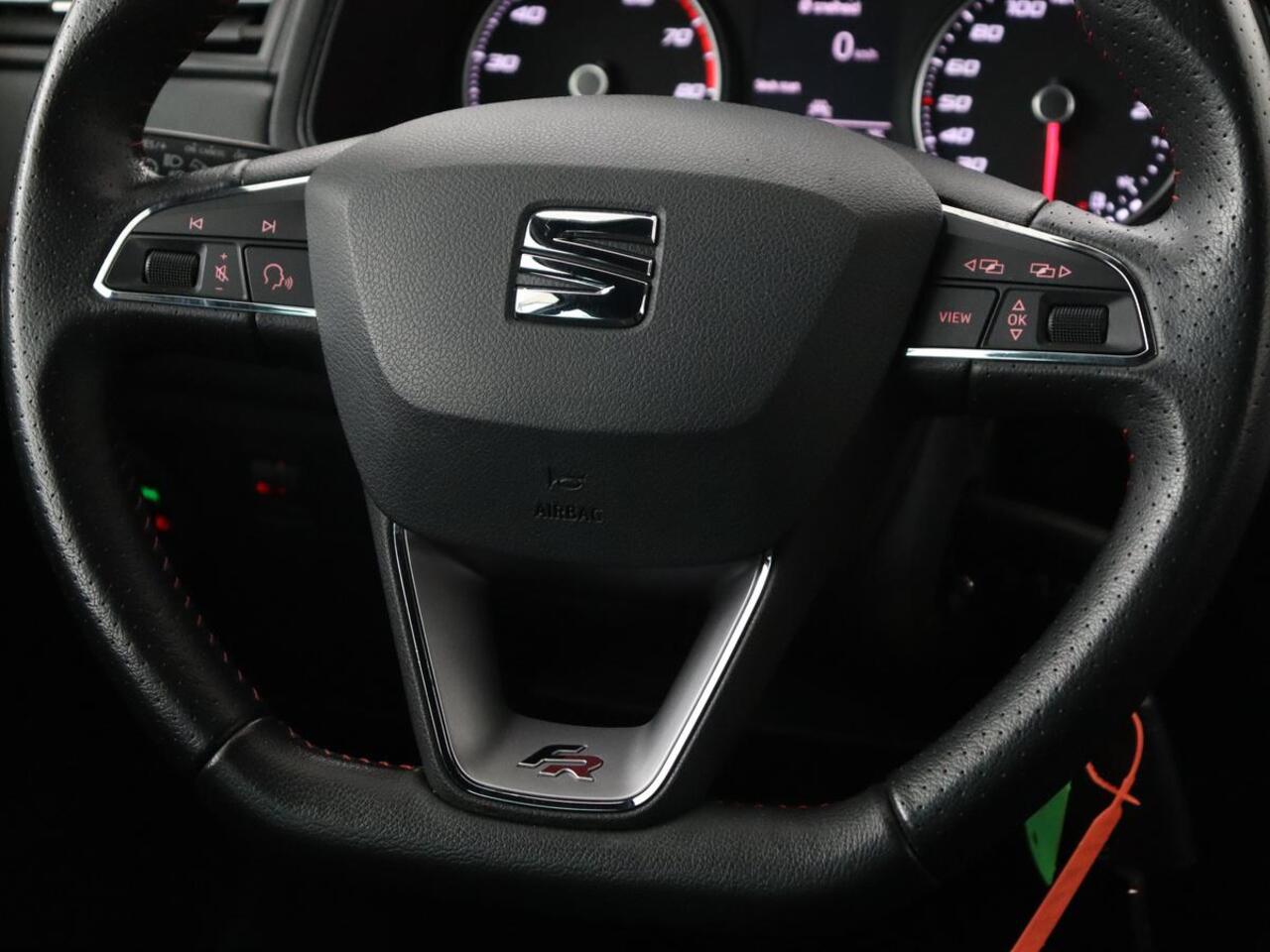 Seat IBIZA 1.0 TSI FR Intense | Trekhaak | Camera | Carplay | Navigatie | Climate control | Parkeerhulp | Cruise control