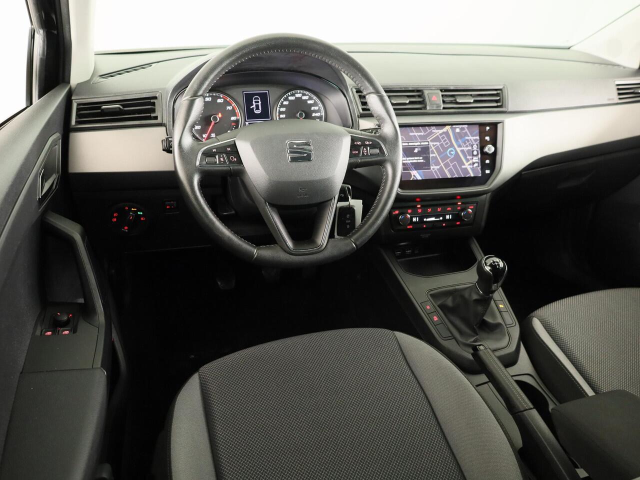 Seat IBIZA 1.0 TSI Style Business Intense 95 pk | Navigatie | Parkeersensoren | Achteruitrijcamera | Cruise control |
