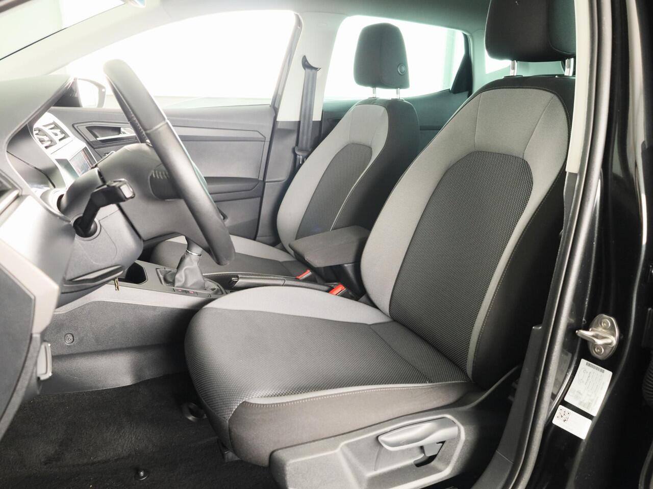 Seat IBIZA 1.0 TSI Style Business Intense 95 pk | Navigatie | Parkeersensoren | Achteruitrijcamera | Cruise control |