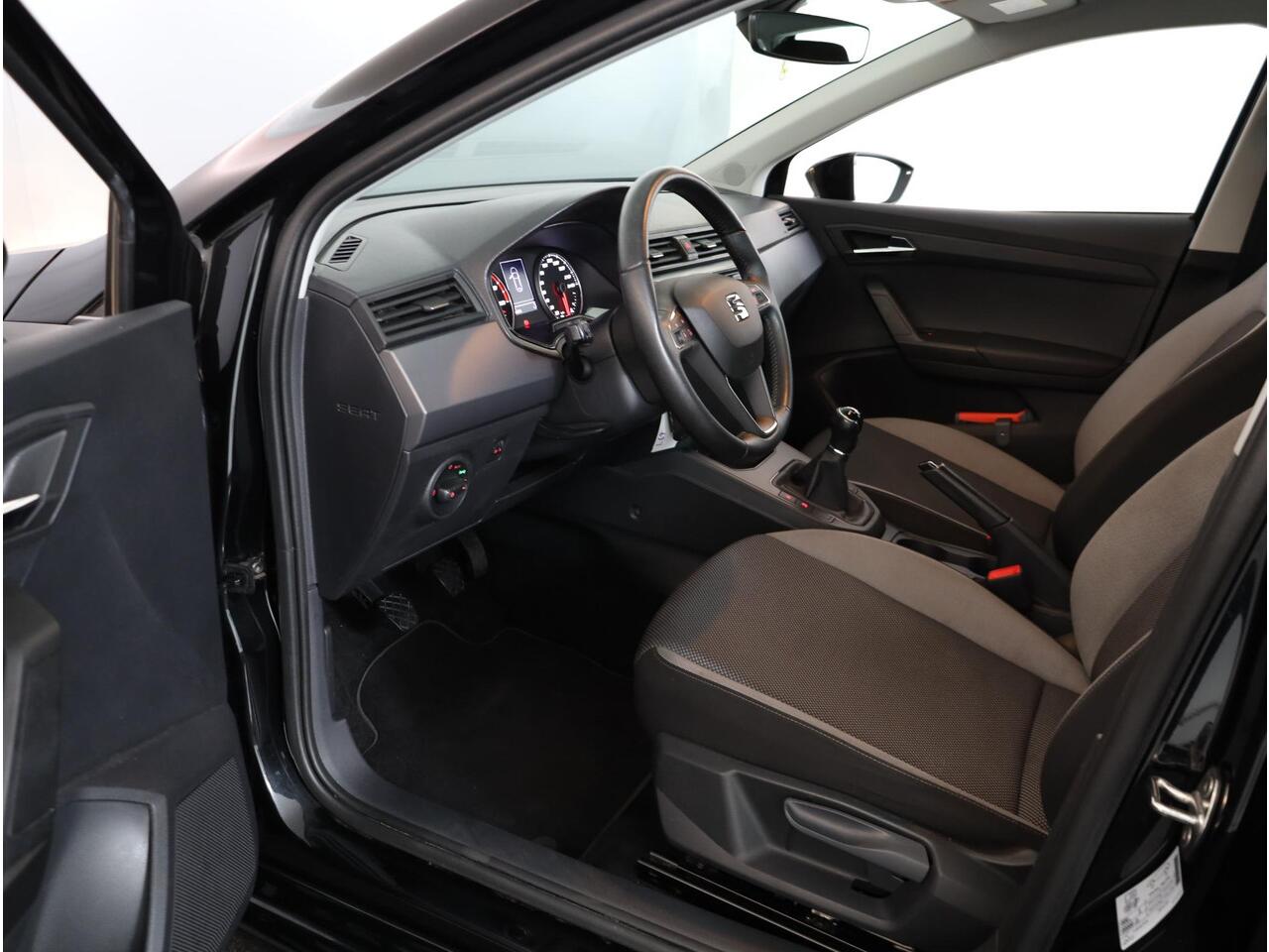 Seat IBIZA 1.0 TSI Style 95PK | Navigatie via app | Parkeersensoren | Airco |