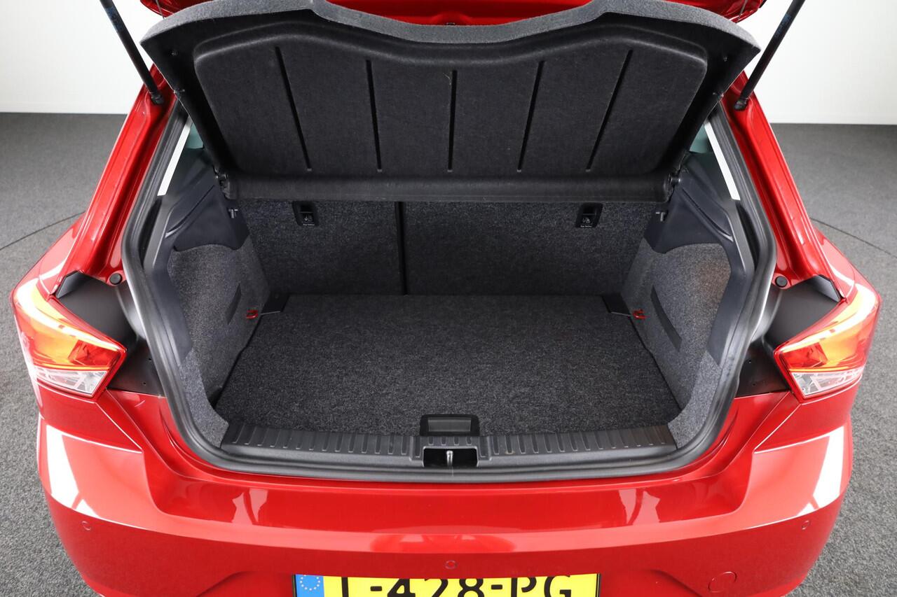 Seat IBIZA 1.0 TSI Style Business Intense 95 pk | Navigatie | Parkeersensoren | Achteruitrijcamera | Cruise control | Apple Carplay/Android Auto |