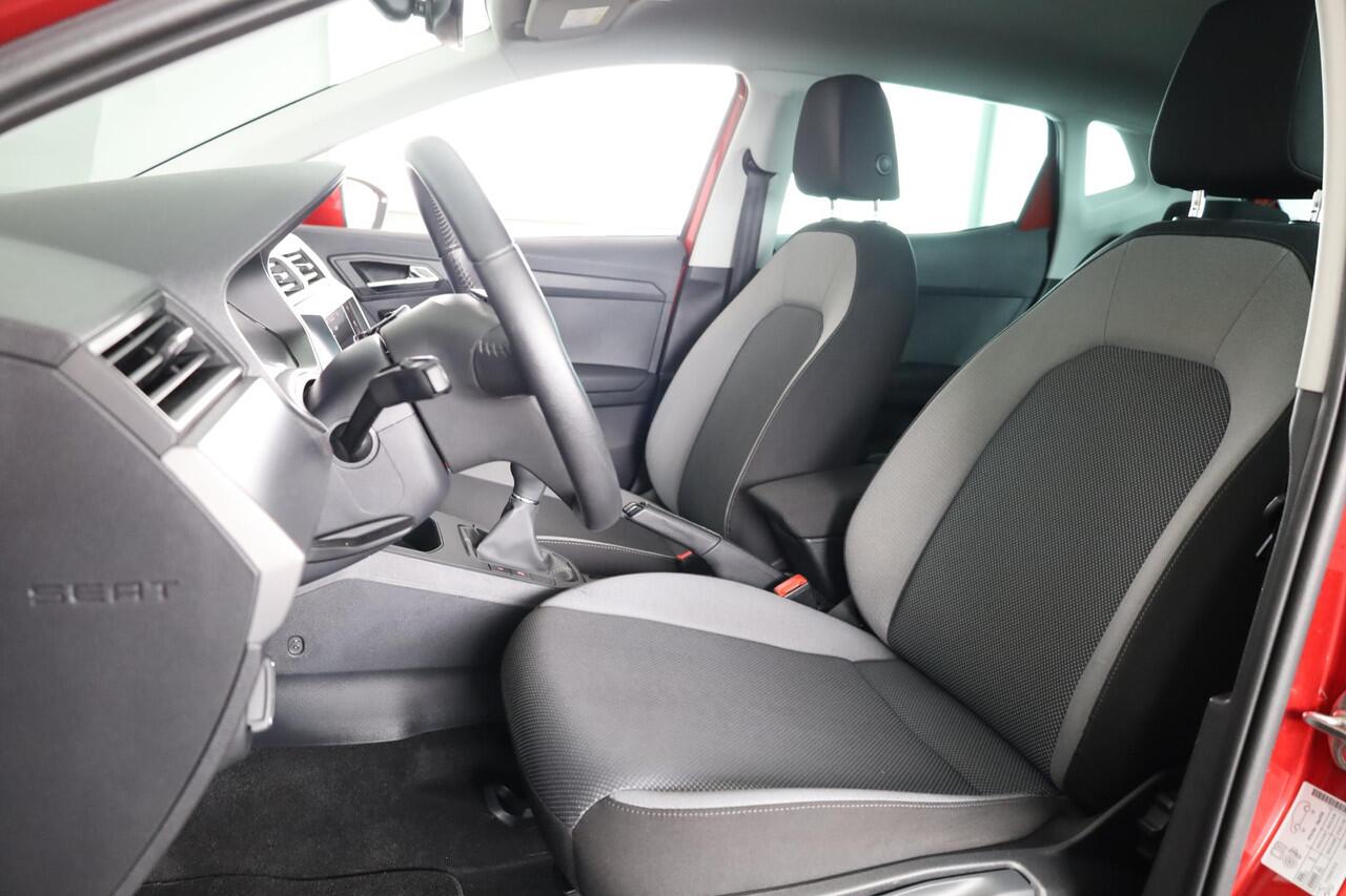 Seat IBIZA 1.0 TSI Style Business Intense 95 pk | Navigatie | Parkeersensoren | Achteruitrijcamera | Cruise control | Apple Carplay/Android Auto |