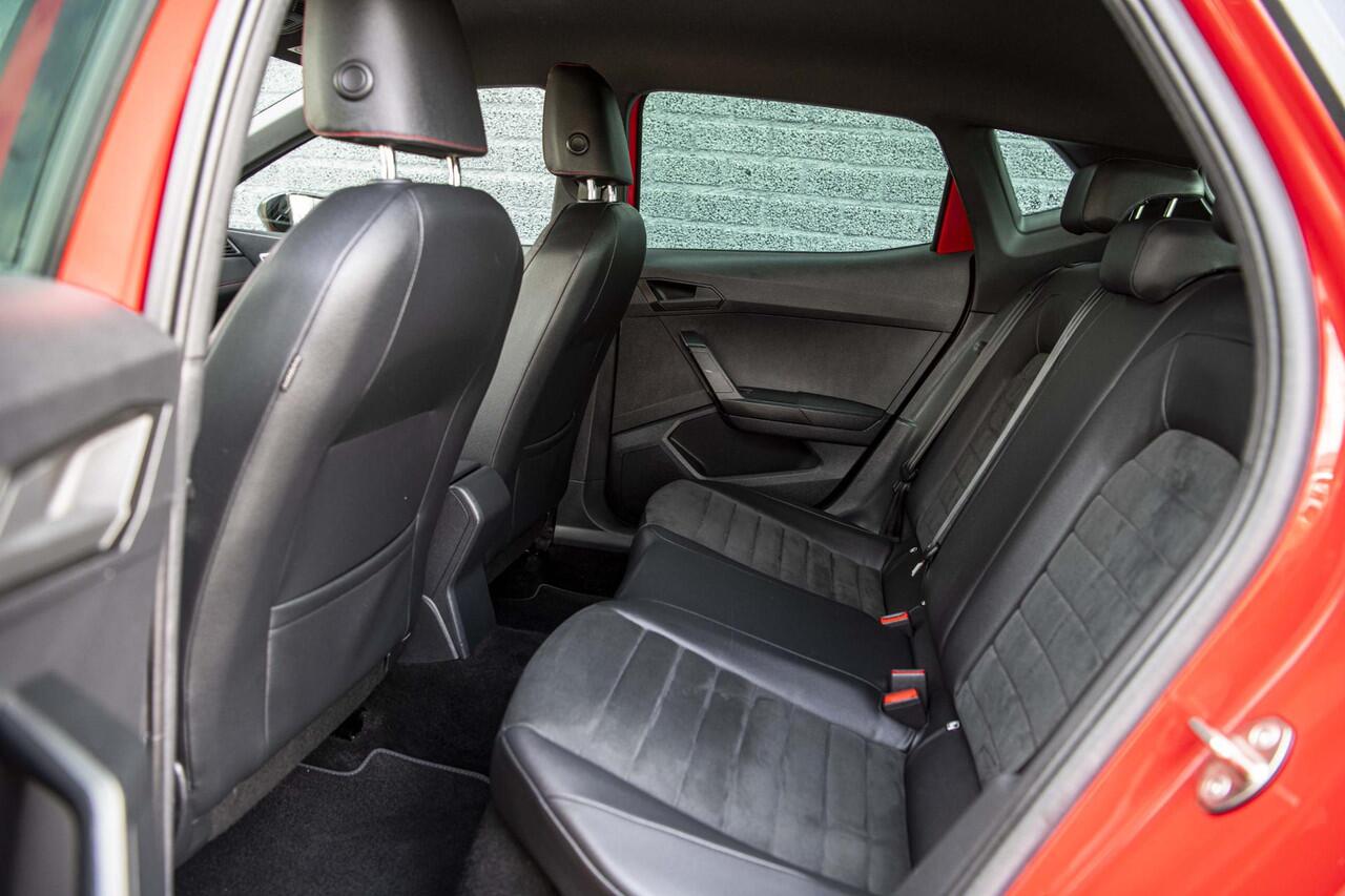 Seat IBIZA 1.0 TSi 110 pk DSG-7 FR Business Intense Plus | Alcantara | Full LED | Stoelverwarming