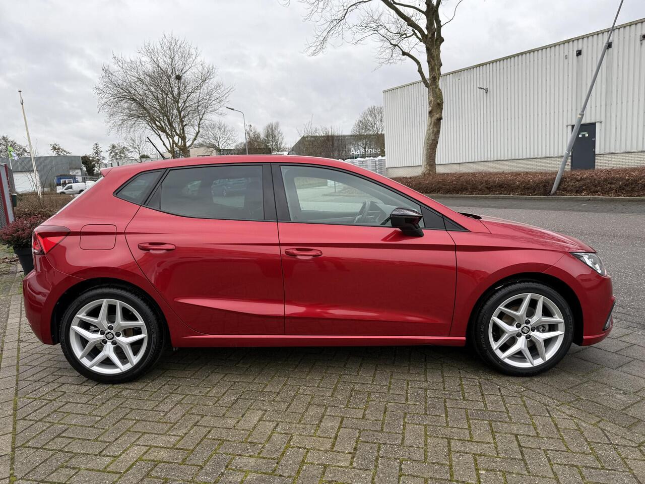 Seat IBIZA 1.0 TSI FR Business Intense | Apple Carplay | Achteruitrijcamera | Cruise Control |