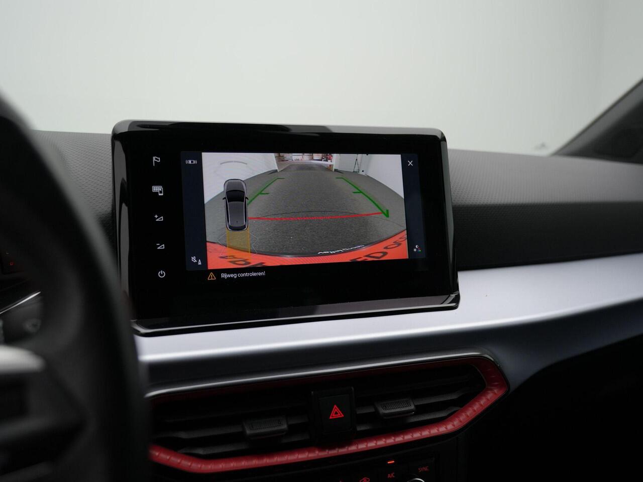 Seat IBIZA 1.0 EcoTSI 110 pk DSG FR Business Intense | Panoramadak | Achteruitrijcamera | Stoelverwarming | Navigatie