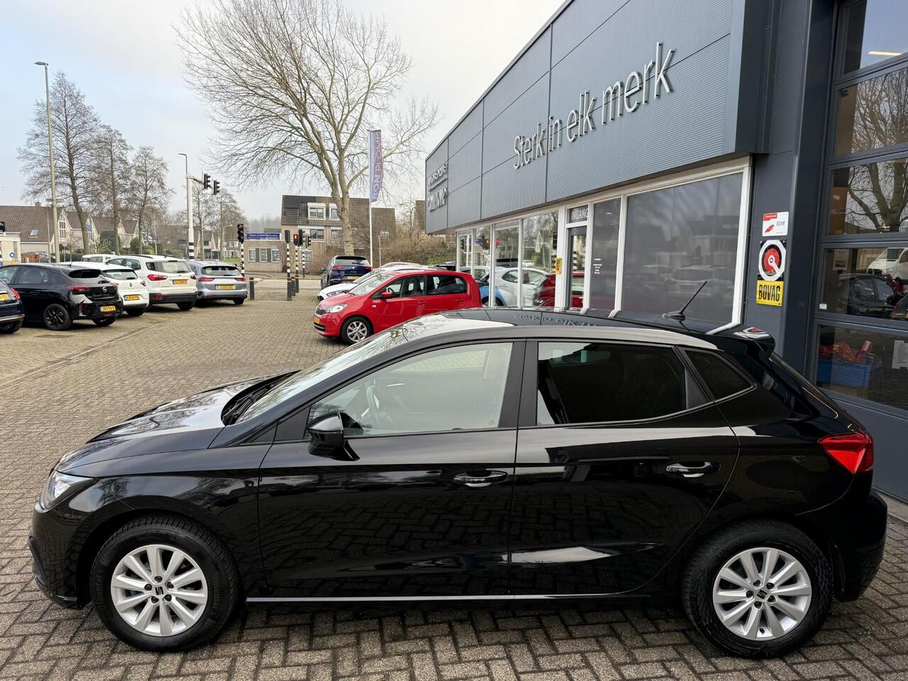 Seat IBIZA 1.0 EcoTSI Style Business Intense / Airco/ Navigatie/ Cruise/ Digitaal displ/ PDC/ Apple carplay/ LED/ LMV