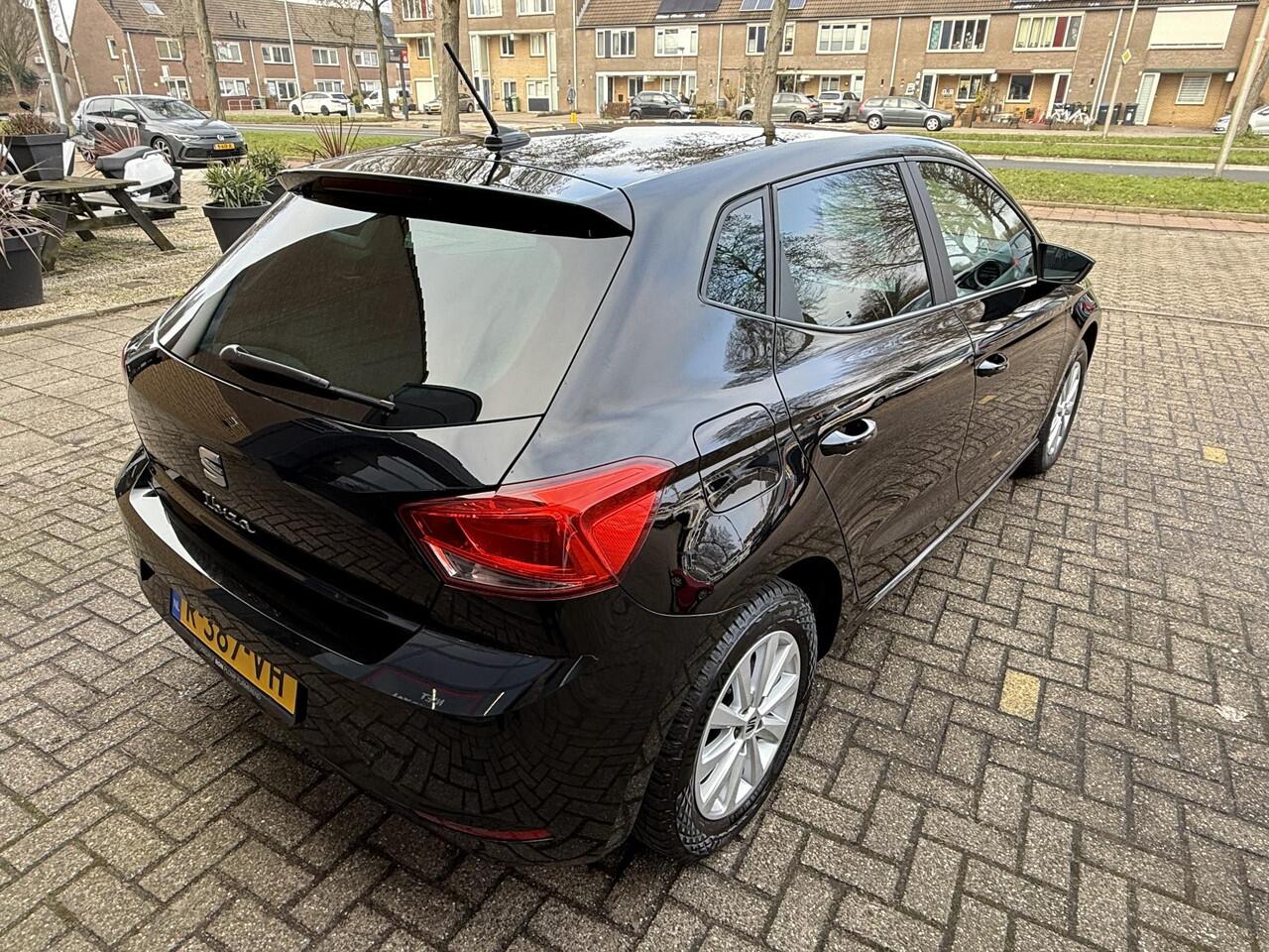 Seat IBIZA 1.0 EcoTSI Style Business Intense / Airco/ Navigatie/ Cruise/ Digitaal displ/ PDC/ Apple carplay/ LED/ LMV