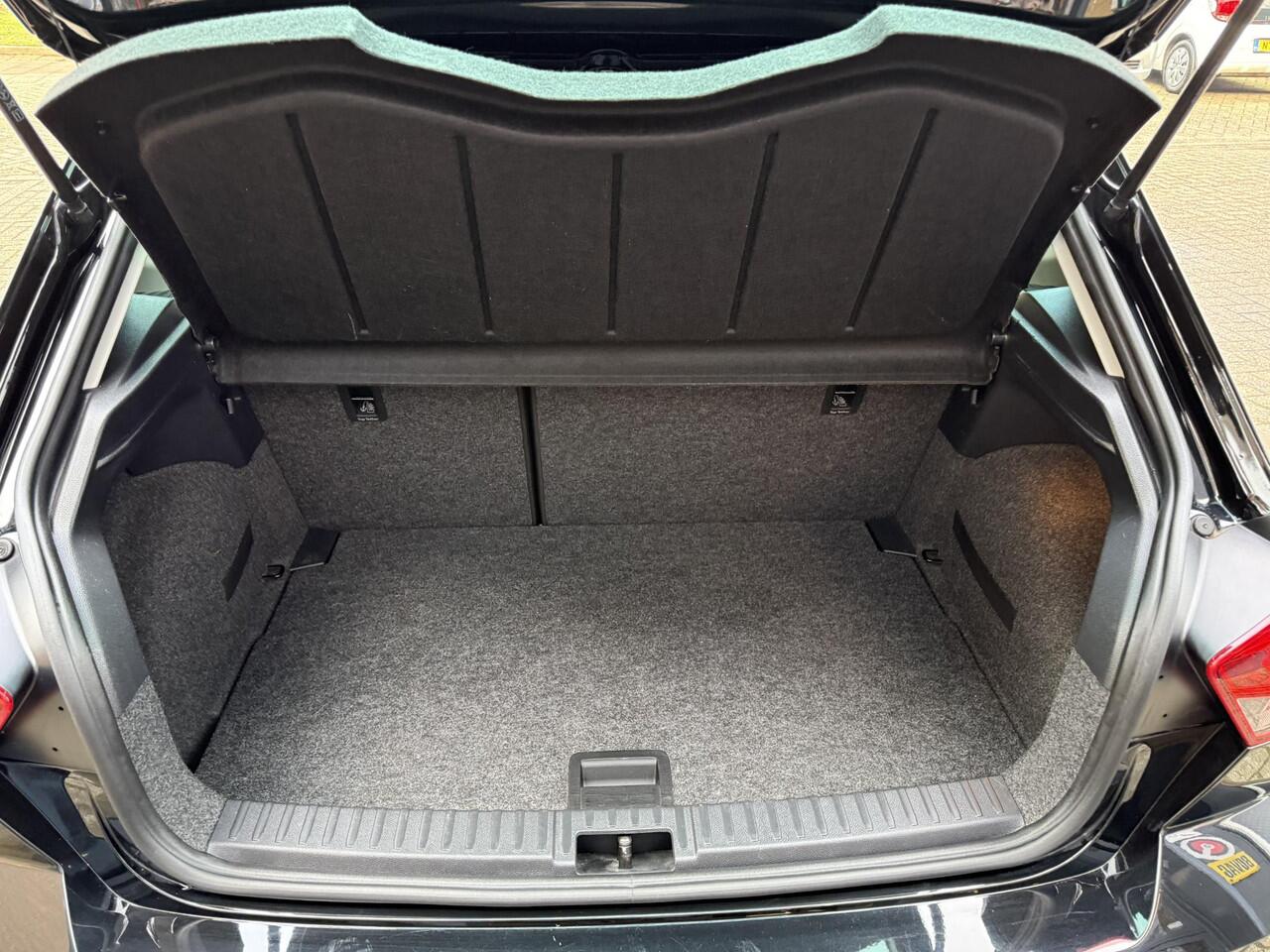 Seat IBIZA 1.0 EcoTSI Style Business Intense / Airco/ Navigatie/ Cruise/ Digitaal displ/ PDC/ Apple carplay/ LED/ LMV