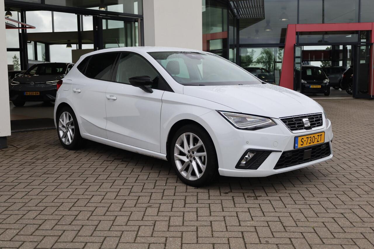 Seat IBIZA 1.0 EcoTSI FR Business Intense 95PK / 70kW, Achteruitrijcamera, parkeersensoren voor en achter, stoelverwarming, adaptieve cruise control (acc), volledig digitaal instrumentenpaneel, Apple Carplay / Android Auto, DAB+, inklapbare spiegels, 2-zone climatro