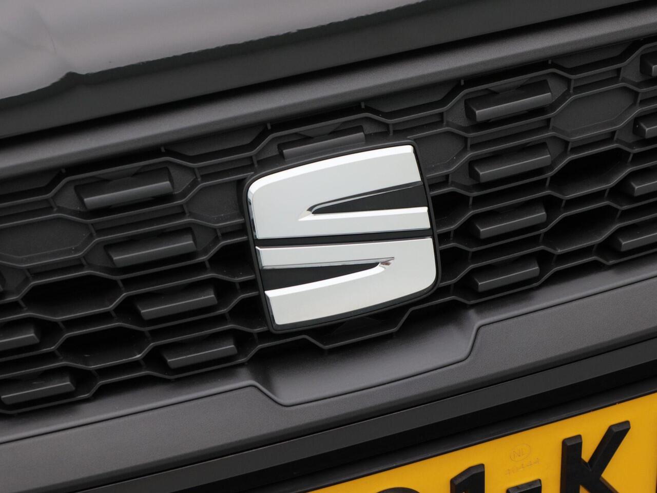 Seat IBIZA 1.0 EcoTSi 4.OH! Edition | Digitaal Dashboard | Stoelverwarming | CarPlay | Parkeersensoren | LED | 17 Inch | 23.914 Km!!