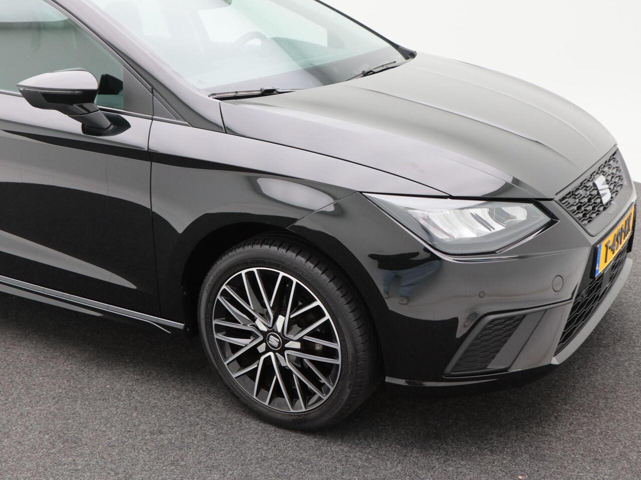 Seat IBIZA 1.0 EcoTSi 4.OH! Edition | Digitaal Dashboard | Stoelverwarming | CarPlay | Parkeersensoren | LED | 17 Inch | 23.914 Km!!