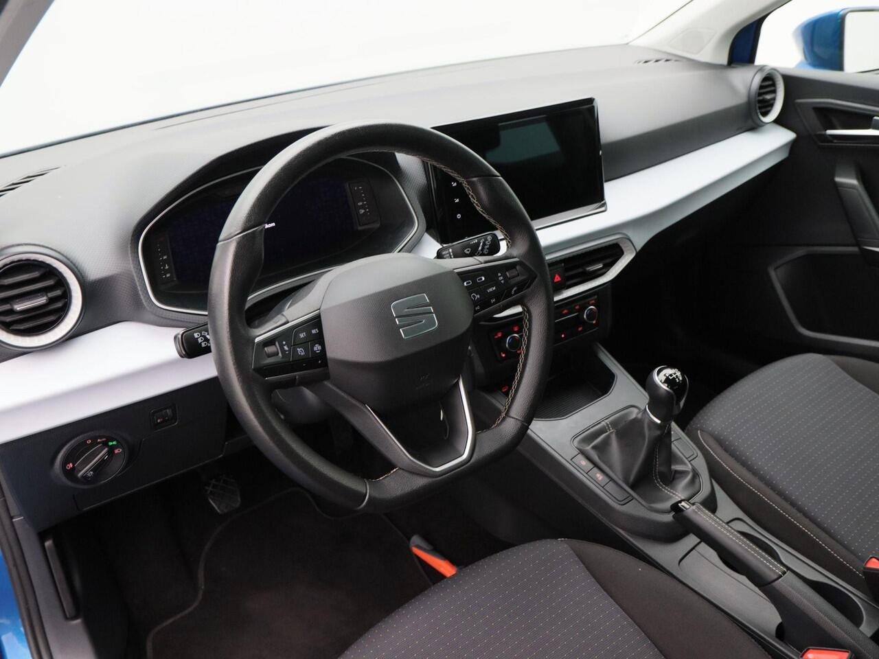 Seat IBIZA 1.0 TSI Style Business Connect | Digitaal Dashboard | Adaptive Cruise | Stoelverwarming | Navigatie | CarPlay | Sensoren | 15 Inch | 66.799 Km!!