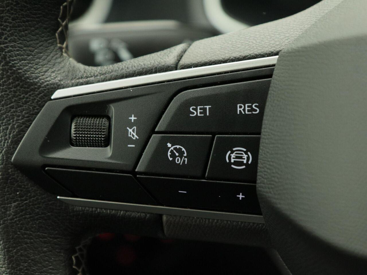 Seat IBIZA 1.0 TSi Style Business Connect | Cruise | Climate | CarPlay | Stoelverwarming | Parkeersensoren | 81.202 Km!!