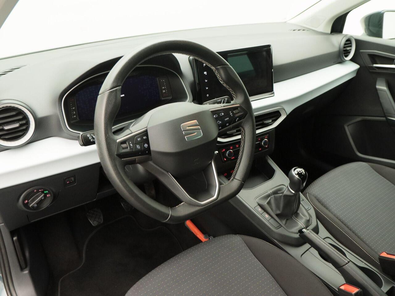 Seat IBIZA 1.0 TSi Style Business Connect | Cruise | Climate | CarPlay | Stoelverwarming | Parkeersensoren | 81.202 Km!!