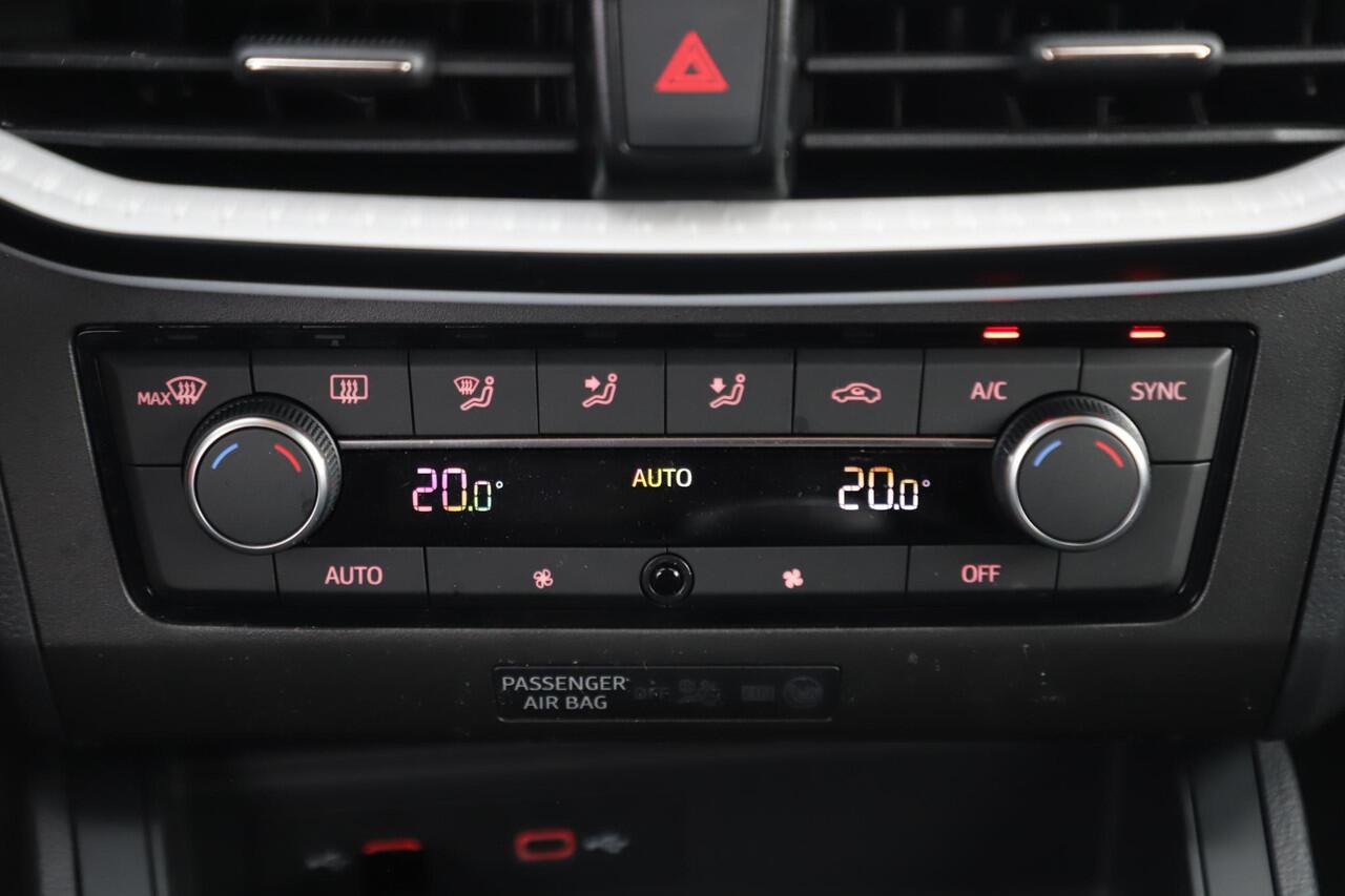 Seat IBIZA 1.0 EcoTSI Style 95PK NAP Full LED Carplay Android Draadloos 15 inch LMV Rijstrooksensor Parkeersensor Climate Cruise Control