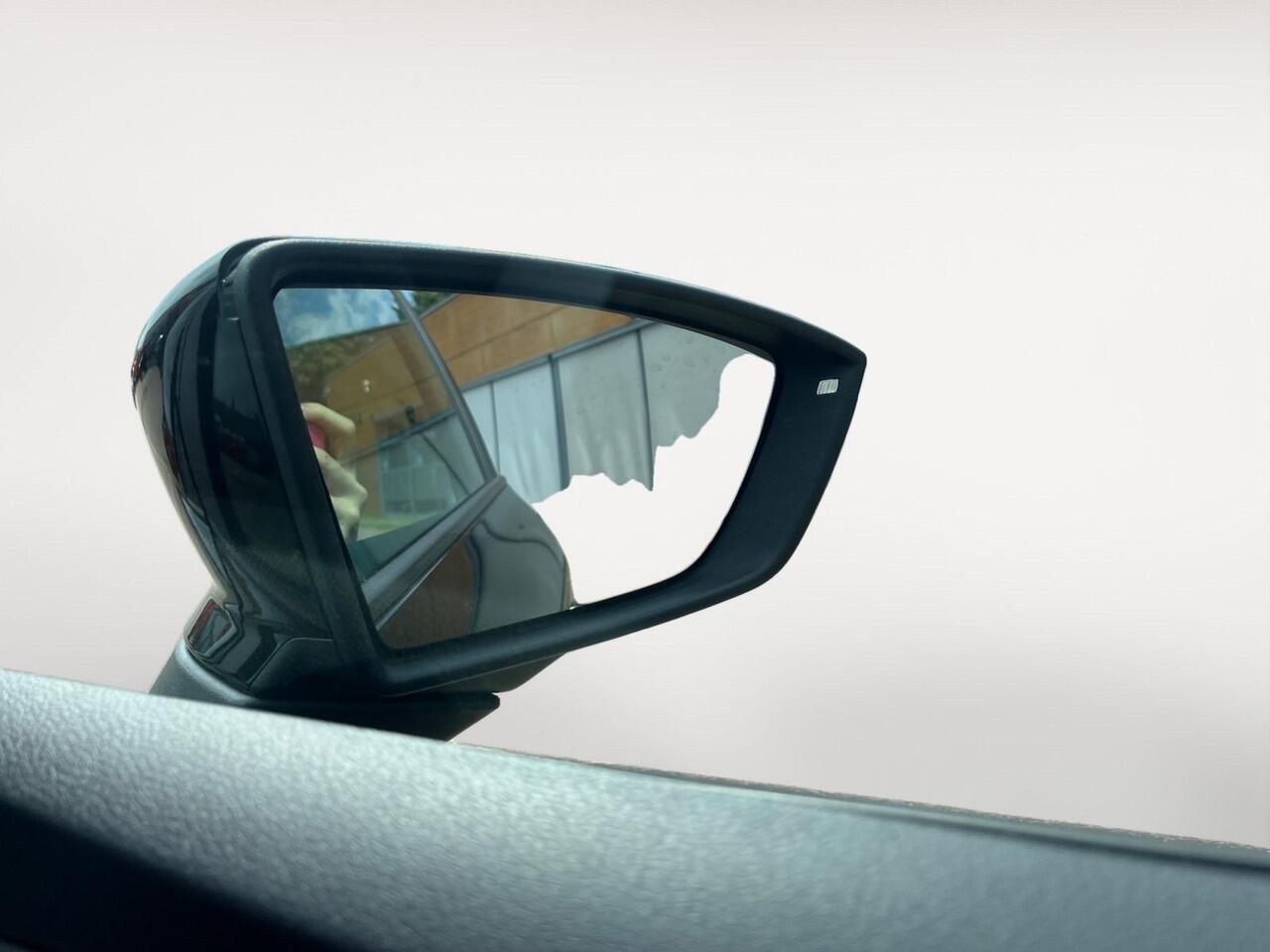 Seat IBIZA 1.0 EcoTSI Style Business Intense | parkeersensoren voor en achter | LM velgen | MultiMedia-Navi | stoelverwarming | cruise control | Digitaal dashboard | 2- zone climate control