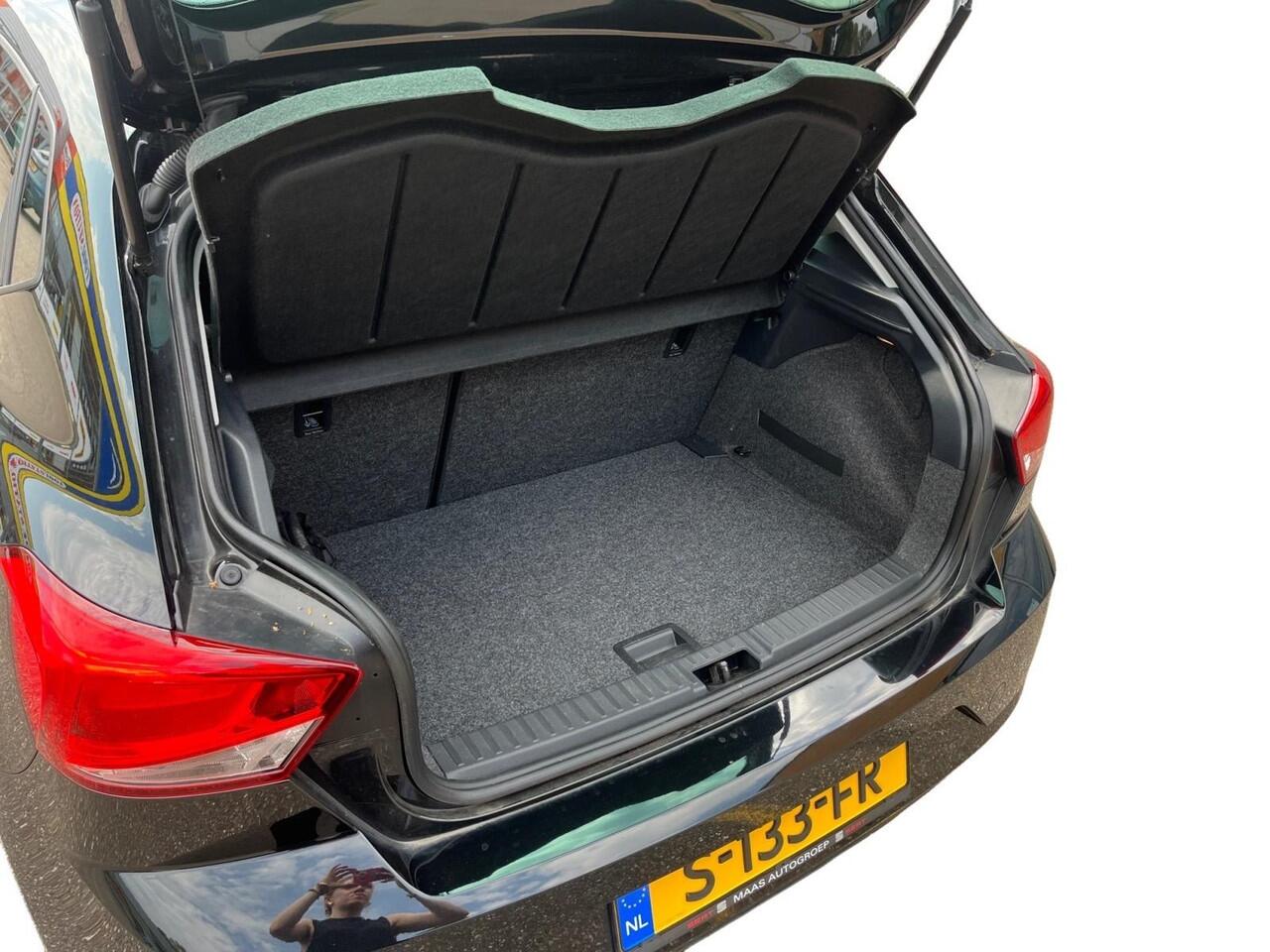 Seat IBIZA 1.0 EcoTSI Style Business Intense | parkeersensoren voor en achter | LM velgen | MultiMedia-Navi | stoelverwarming | cruise control | Digitaal dashboard | 2- zone climate control