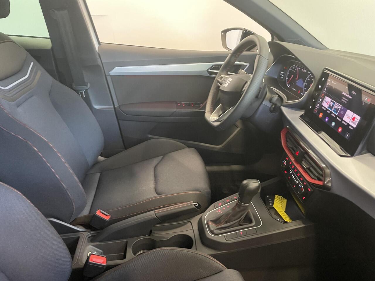 Seat IBIZA 1.0 110pk TSI DSG FR | Climate control | Cruise control | LED | Voorstoelen verwarmd | Parkeersensoren | Navigatie | Apple Carplay/ Android Auto |