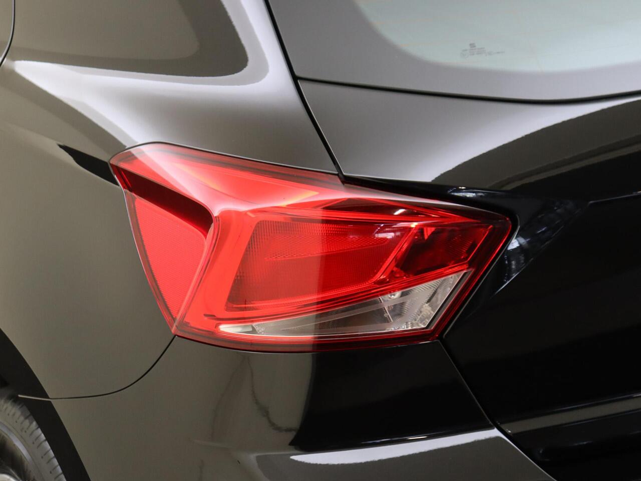 Seat IBIZA 1.0 EcoTSI Style Business Connect | CarPlay | Elektrisch inklapbare buitenspiegels | Cruise control | Digital cockpit | Climate control | Parkeersensoren achter |