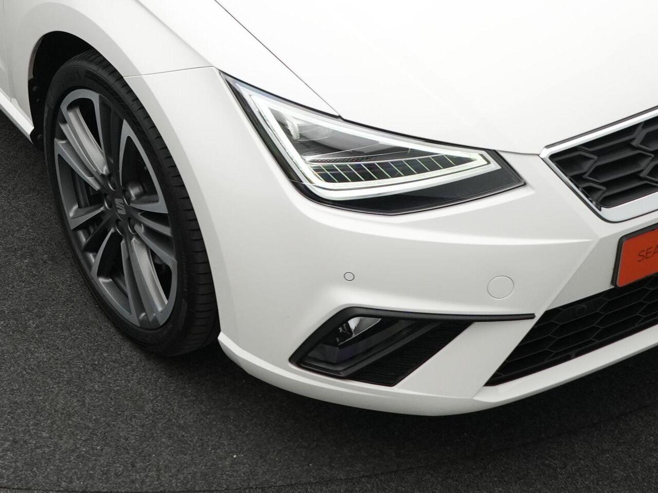 Seat IBIZA 1.0 EcoTSI 115 pk FR Anniversary | Parkeersensoren voor/achter | Sportstoelen | Carplay | Virtual Cockpit