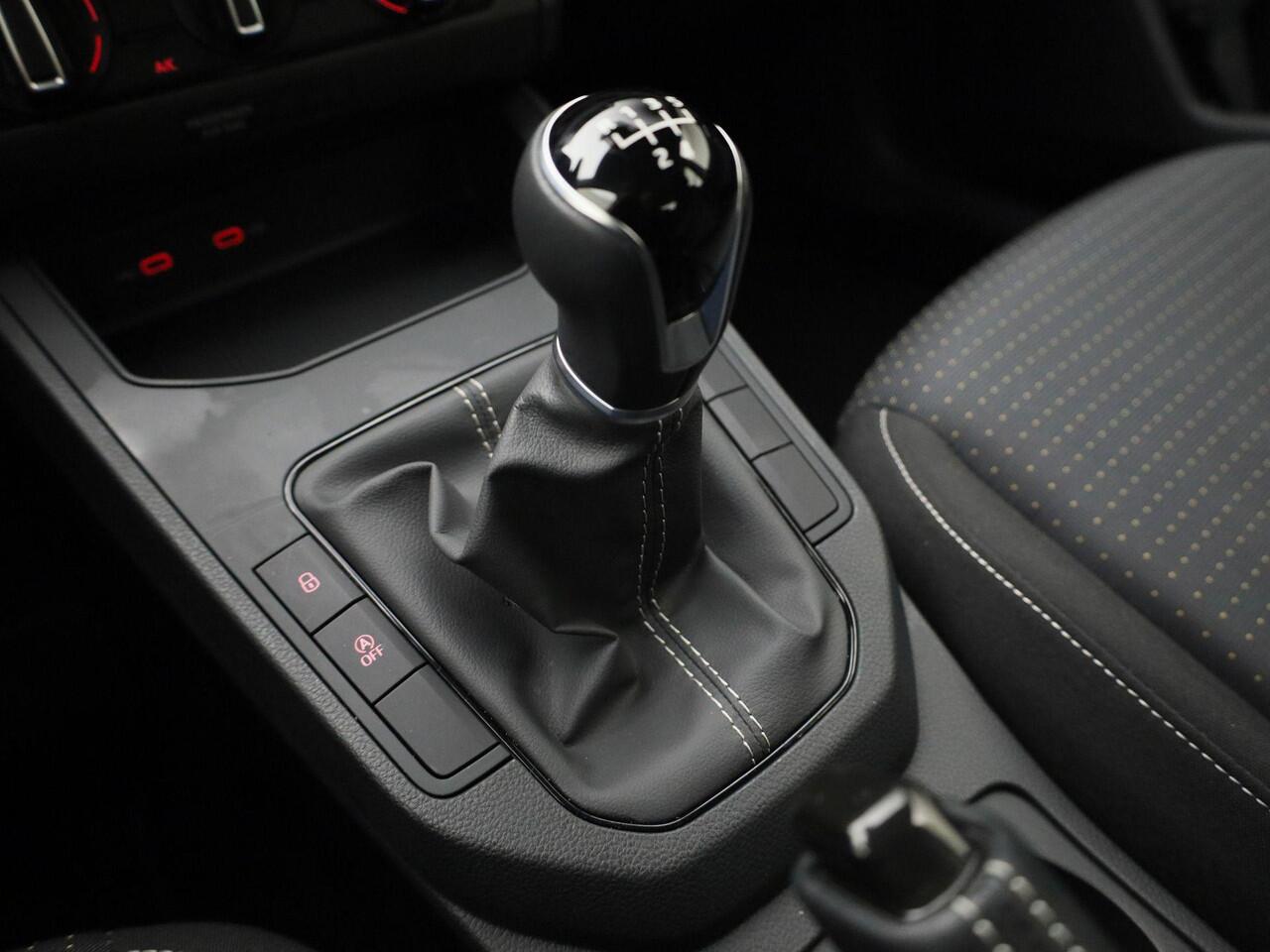 Seat IBIZA 1.0 EcoTSI/95PK Style · Apple/Android Car Play · Parkeersensoren · Lane assist · Garantie t/m 23-04-2028 of 100000km