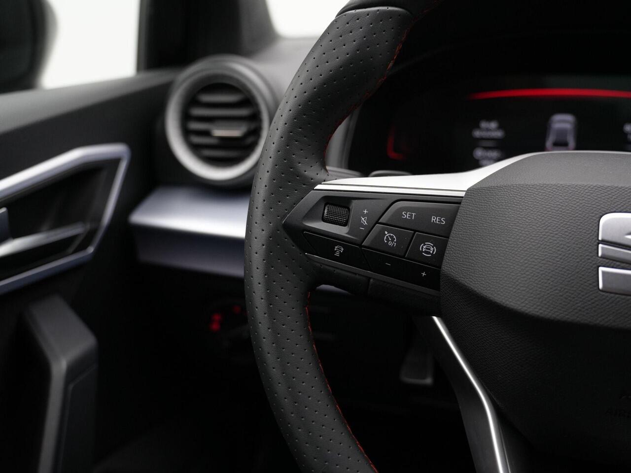 Seat IBIZA 1.0 EcoTSI 115 pk DSG FR | Adaptive Cruise | Parkeersensoren voor/achter | Carplay