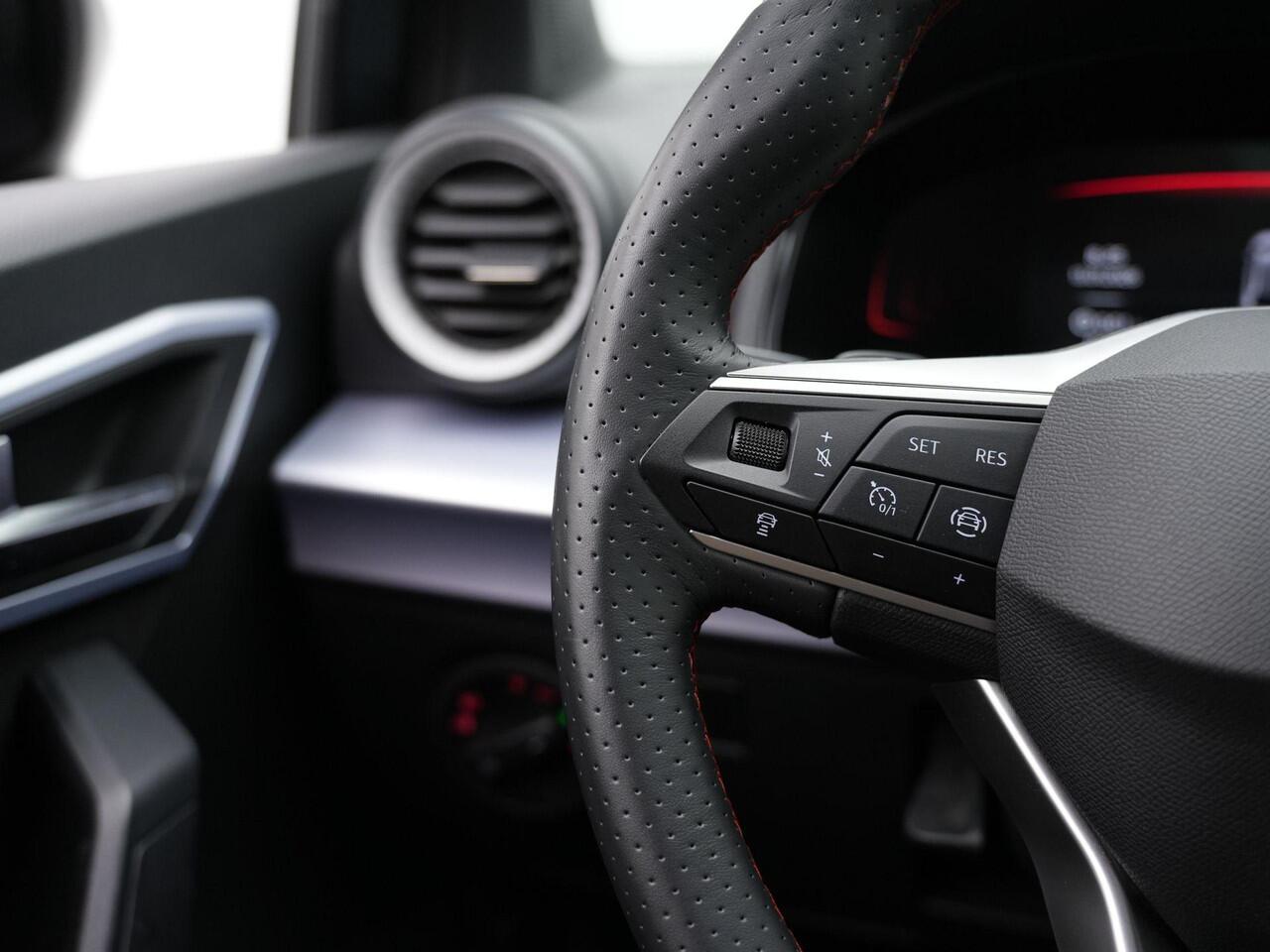 Seat IBIZA 1.0 EcoTSI 115 pk DSG FR | Adaptive Cruise | Parkeersensoren voor/achter | Carplay