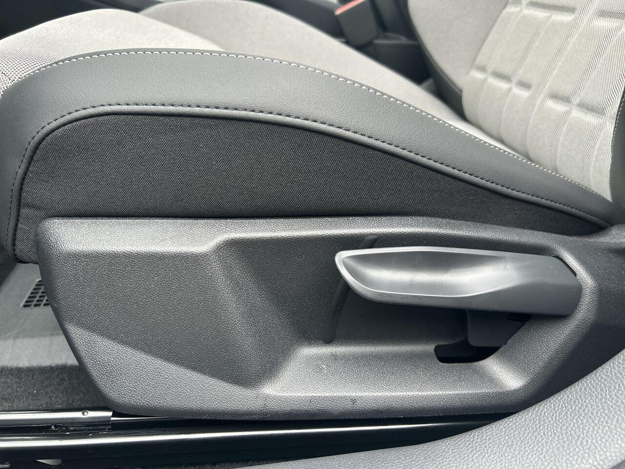 Seat IBIZA FR Business Connect 1.0 TSI 85kW / 115pk Hatchback | Panorama dak | 18'' inch Velgen | Seat Audio