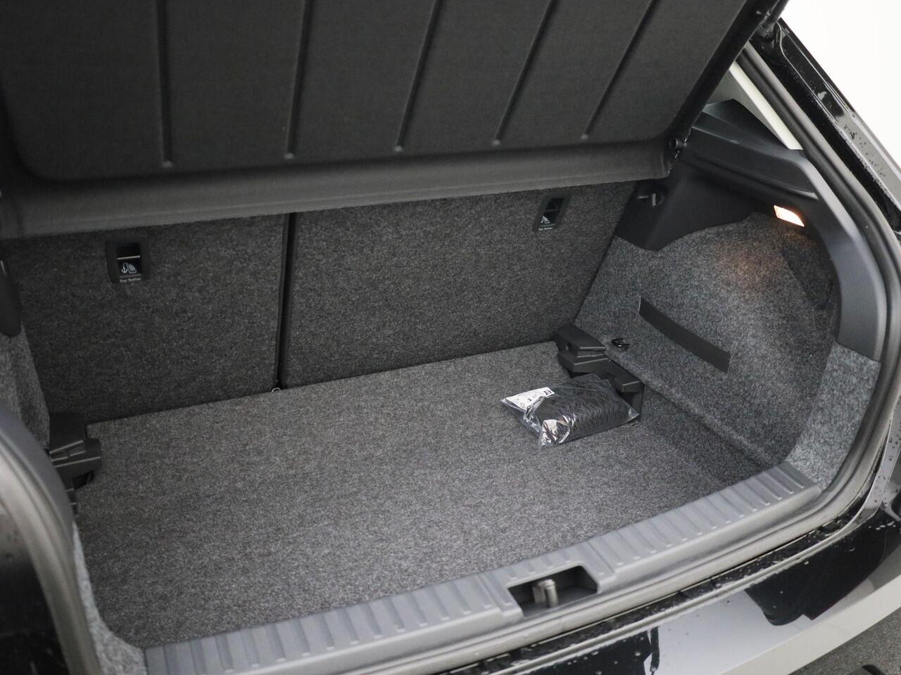 Seat IBIZA Style 1.0 EcoTSI 70 kW / 95 PK Hatchback 5 deurs 5 versn. handbak | Trekhaakvoorbereiding | HERWAARDERING! | Privatelease 340,- |