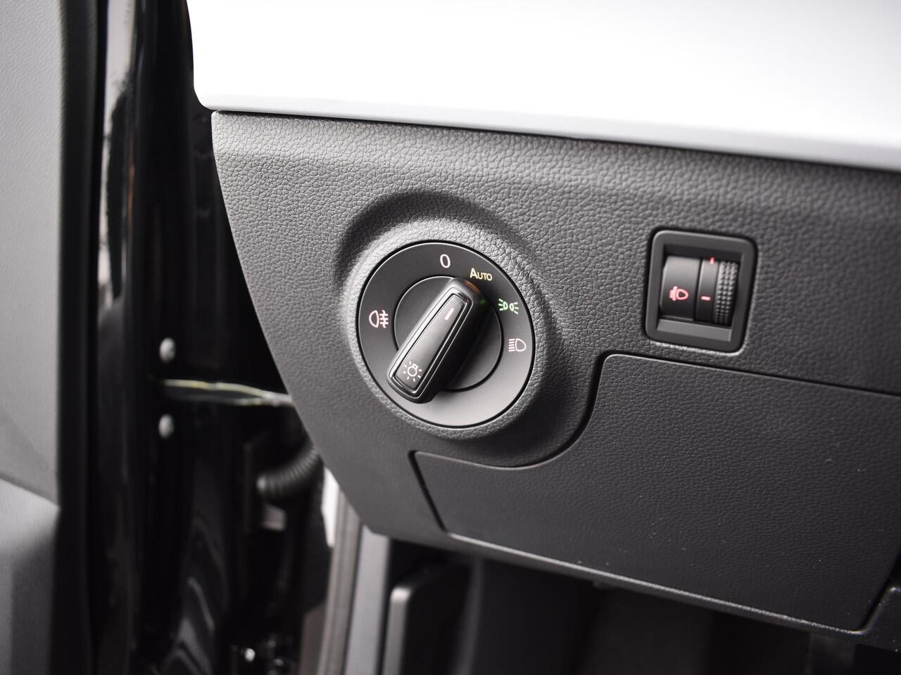 Seat IBIZA Style 1.0 EcoTSI 70 kW / 95 PK Hatchback 5 deurs 5 versn. handbak | midnight black