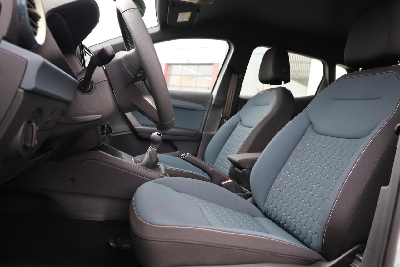 Seat IBIZA 1.0 EcoTSI Style Plus 95PK / 70kW, Apple Carplay & Android Auto, adaptive cruise control (ACC), draadloos telefoon laden, full LED koplampen, grootlichtassistent, volledig digitaal instrumentenpaneel, parkeersensoren achter, 15'' LMV 'Design'