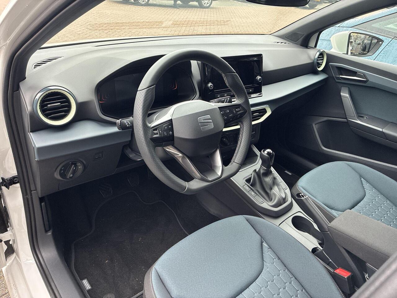 Seat IBIZA 1.0 EcoTSI Style 95PK l Draadloos telefoonlader l 16" Lichtmetalen velgen