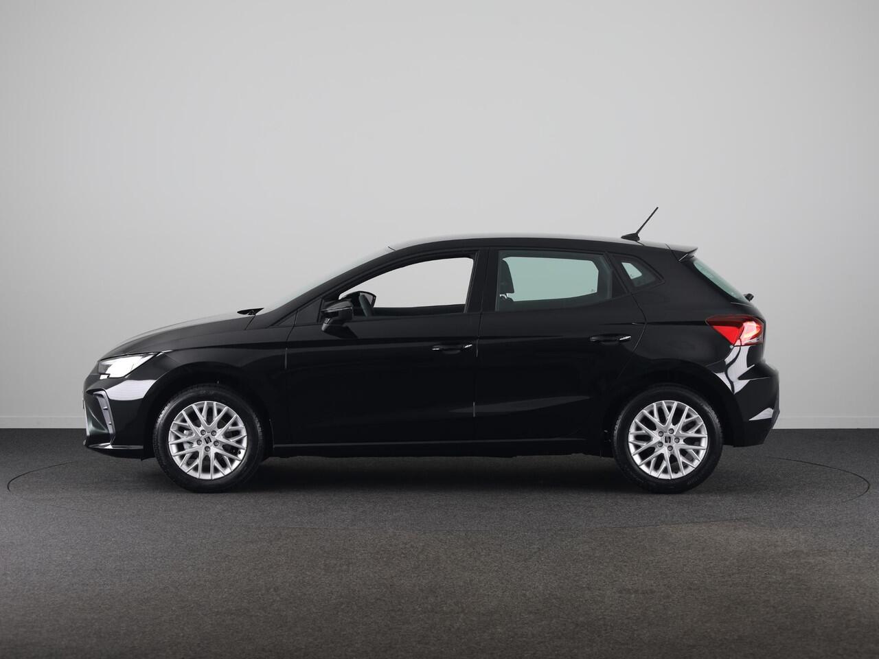 Seat IBIZA Style Plus 1.0 EcoTSI 95 PK | Midnight Black Metallic | Apple Carplay | Park Assist | Cruise Control