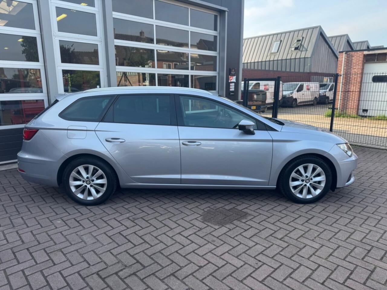 Seat LEON ST 1.0 ECOTSI STYLE BUSINESS INTENSE / NAVI / CRUISE /
