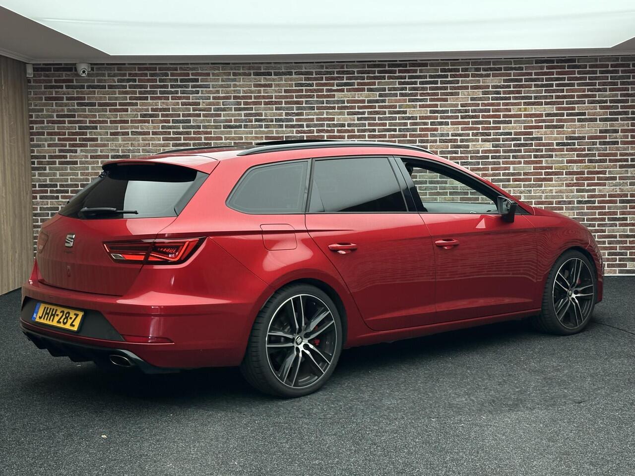 Seat LEON ST 2.0 TSI 4DRIVE CUPRA 300 Panorama 4Drive Elek Stoel